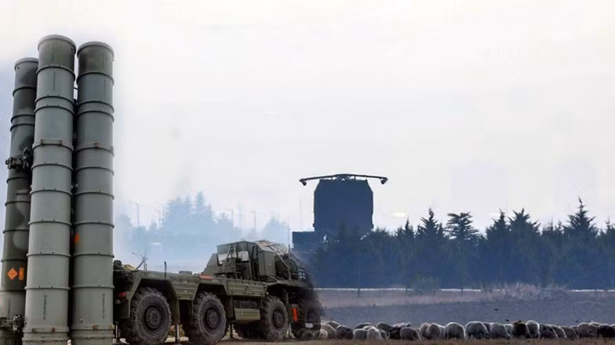 Đại tướng Hulusi Akar còn khẳng định rằng "Thổ Nhĩ Kỳ không phải là khách hàng mua F-35, mà chúng tôi là đối tác trong dự án sản xuất khi cung cấp vốn cho việc nghiên cứu ngay từ đầu”.