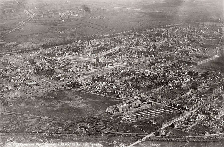 Hầu hết các bức ảnh thám không vào thời kỳ này đều được chụp từ các loại máy bay chiến đấu bay tầm thấp với chất lượng ảnh khá thấp nhưng vẫn cung cấp một phần nào đó thông tin như bố trí hệ thống phòng tuyến của đối phương, trang bị, quân số. Ngoài ra những bức ảnh nào còn giúp quân đội các nước xây dựng phòng tuyến một cách hiệu quả nhất trước các đợt tấn công của kẻ thù.