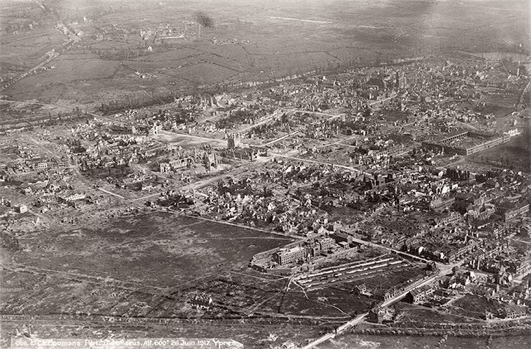 Hầu hết các bức ảnh thám không vào thời kỳ này đều được chụp từ các loại máy bay chiến đấu bay tầm thấp với chất lượng ảnh khá thấp nhưng vẫn cung cấp một phần nào đó thông tin như bố trí hệ thống phòng tuyến của đối phương, trang bị, quân số. Ngoài ra những bức ảnh nào còn giúp quân đội các nước xây dựng phòng tuyến một cách hiệu quả nhất trước các đợt tấn công của kẻ thù.