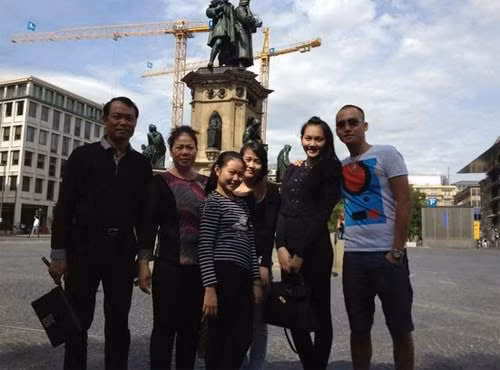 Bố chồng Ngọc Thạch là doanh nhân Đỗ Văn Bình, từng nằm trong top những doanh nhân giàu có nhất sàn chứng khoán Việt. Ảnh: Nguoiduatin.