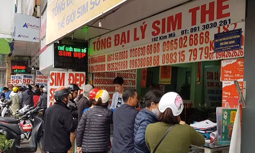 Bộ TT&TT yêu cầu rút gọn SIM 11 số về 10 số trước ngày 1/6 . Ảnh: Ngô Minh.