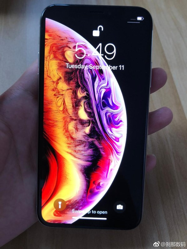 iPhone Xs có thiết kế màn hình tai thỏ và các cạnh viền cực mỏng. iPhone Xs cũng sẽ có kích thước màn hình tương đương iPhone X là 5,8 inch. Ảnh: 9to5Mac.