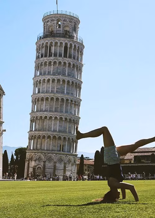 Có chỗ chống chân khỏi sợ ngã.