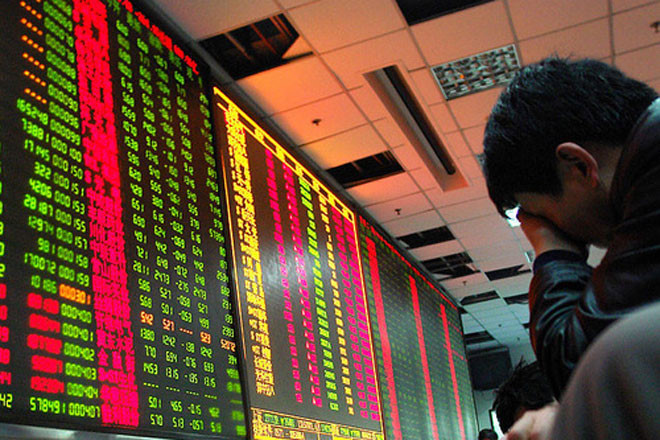 Trước đó, phiên giao dịch ngày 18/1/2016 được coi là một ngày đáng nhớ của giới đầu tư khi Vn-Index đã giảm gần 17 điểm xuống 526 điểm. Ảnh: Zing.