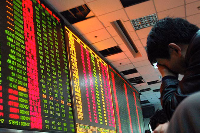 Trước đó, phiên giao dịch ngày 18/1/2016 được coi là một ngày đáng nhớ của giới đầu tư khi Vn-Index đã giảm gần 17 điểm xuống 526 điểm. Ảnh: Zing.