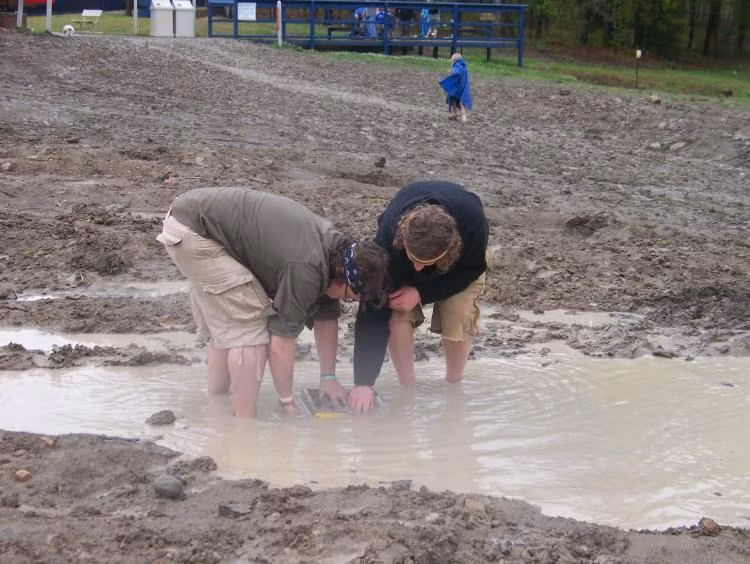 Trước đây, Crater of Diamonds từng là miệng núi lửa. Và ngày nay, nó được biết đến là mỏ kim cương tự nhiên. Ảnh: Cityprofile.