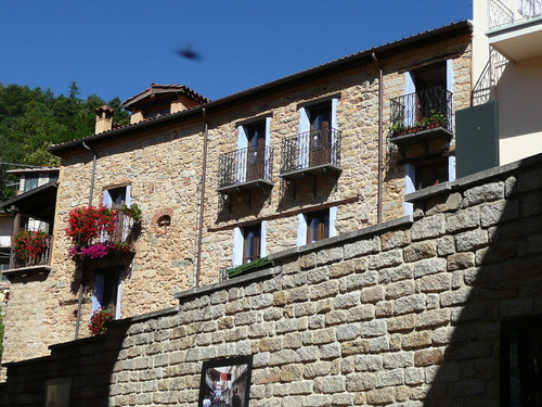 Trong số hơn 100 yêu cầu mua nhà từ khắp nơi trên thế giới, có nhiều khách đến từ Australia và Nga. Ảnh: Tripmondo.