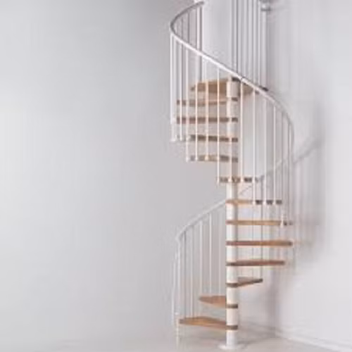 Cầu thang dạng xoắn đẹp như tranh vẽ.