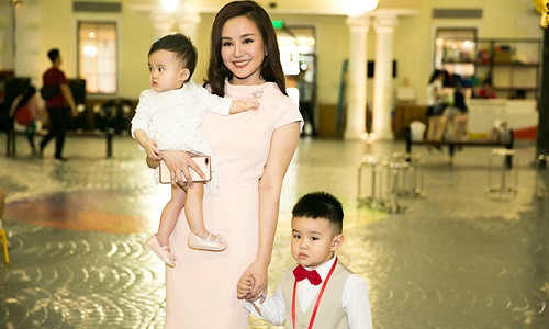 Không đi hát nhiều như xưa, Vy Oanh tập trung cho dự án cộng đồng và chăm sóc hai con.