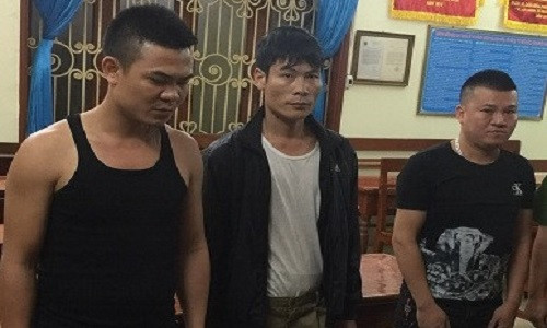 3 trong số 6 người trong đường dây đánh bạc công nghệ cao qua mạng bị cảnh sát bắt giữ. Ảnh: C.A.