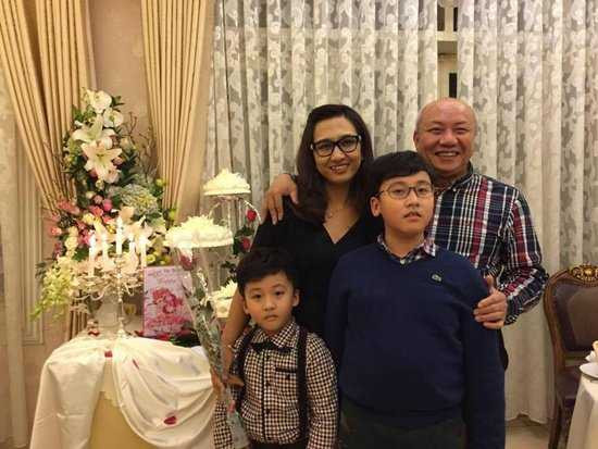 Cuộc sống hiện tại của BTV Vân Anh được cô chia sẻ nhiều trên mạng xã hội, những lần đi du lịch khắp nơi trên thế giới hay cuộc sống nhàn nhã bên cạnh chồng và các con của cô được nhiều người thích thú.