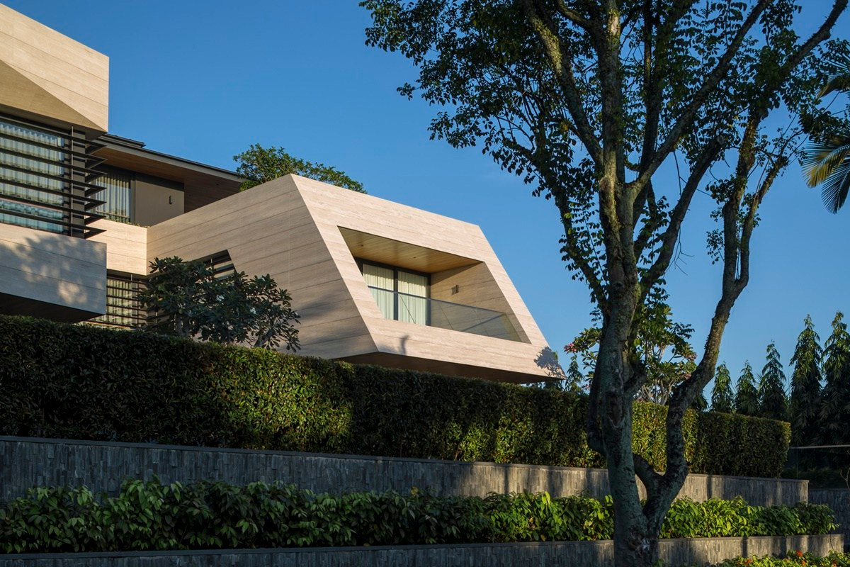 Tầng hai bao gồm tất cả các phòng ngủ và nghiên cứu riêng.