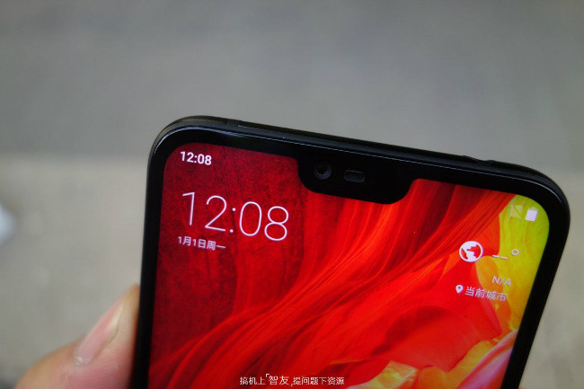 Đây là dòng smartphone Nokia đầu tiên có thiết kế tai thỏ.