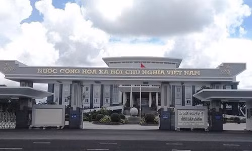 Bo nhiem 31 lanh dao thieu tieu chuan: Bo Noi vu kien nghi thu hoi