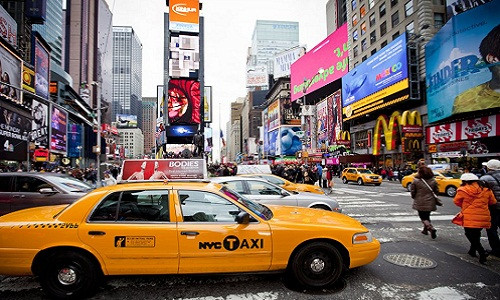 Thành phố giàu nhất thế giới vào năm 2022 là New York (Mỹ) với GDP dự báo đạt mức 1.800 tỷ USD. New York là thành phố tập trung giới siêu giàu đông nhất thế giới. Các chi phí sinh hoạt ở New York cũng cao hơn mức trung bình của cả nước Mỹ.