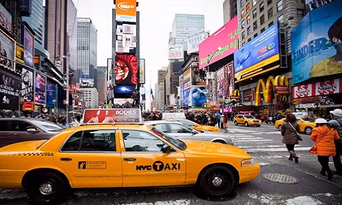 Thành phố giàu nhất thế giới vào năm 2022 là New York (Mỹ) với GDP dự báo đạt mức 1.800 tỷ USD. New York là thành phố tập trung giới siêu giàu đông nhất thế giới. Các chi phí sinh hoạt ở New York cũng cao hơn mức trung bình của cả nước Mỹ.