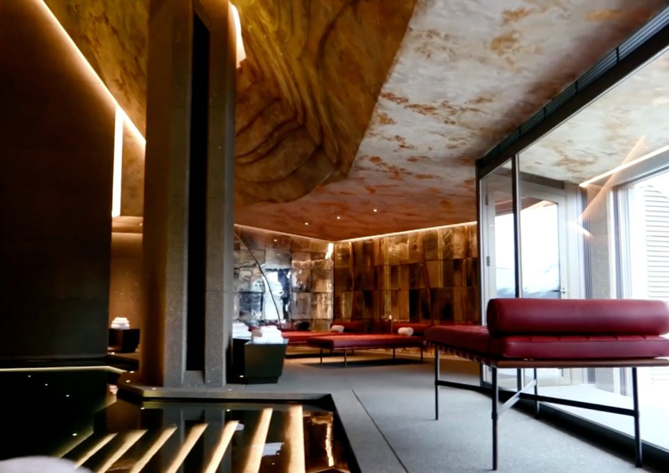 Công trình được xây dựng để thu hút giới tỷ phú. Năm ngoái, biệt thự được rao bán với giá 185 triệu USD.