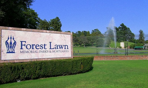 Nghĩa trang Forest Lawn Memorial Park, gần đồi Hollywood (bang California, Mỹ) được mệnh danh là nơi an nghỉ đắt nhất thế giới với giá lên tới 825.000 USD. Ảnh: Find A Grave.