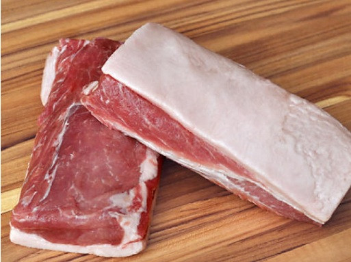 Rất nhiều bà nội trợ đang tìm mua thịt lợn rừng Texas được cho là ngon nổi tiếng và đặc biệt là không lo dịch bệnh. Ảnh: Qbgroup.