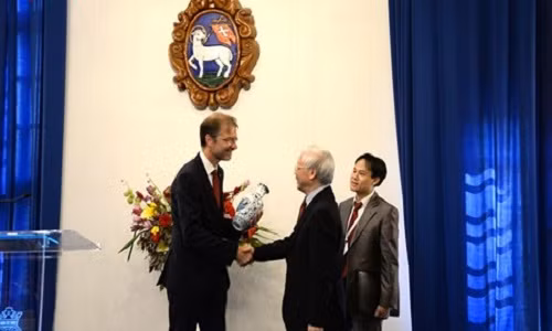 Tong Bi thu tham thanh pho Szentendre cua Hungary