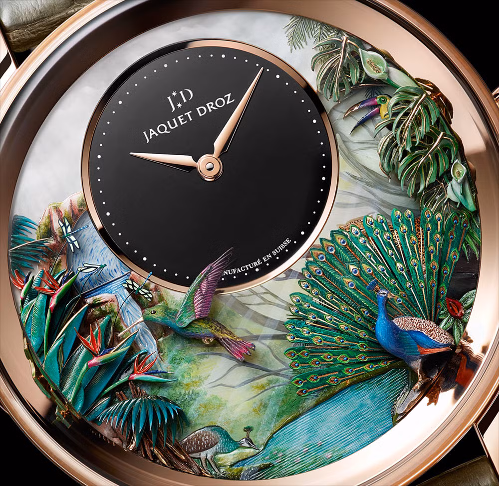 Mặt trước đồng hồ là một bức tranh nổi về khu vườn nhiệt đới với khung cảnh yên bình. Ảnh: aBlogtoWatch.