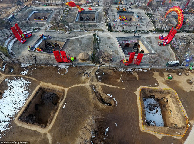 Phần lớn ngôi nhà trong làng có hình vuông hoặc hình chữ nhật có cạnh 10-12 m. Ảnh: Getty.