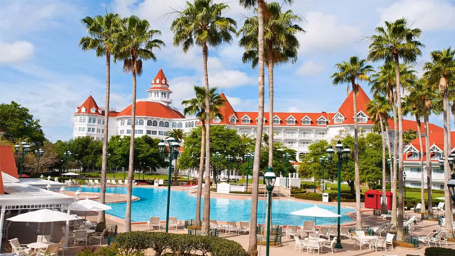 Khách sạn cao cấp Disney’s Grand Floridian Resort &amp; Spa (Mỹ) bao gồm 867 khu phòng với giá nghỉ trung bình 520 USD/đêm.