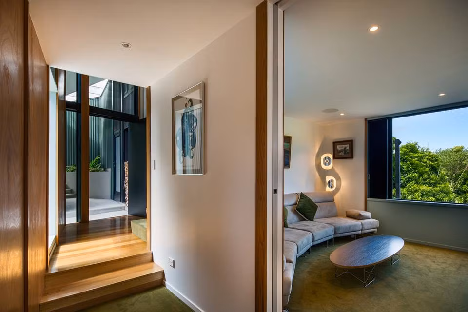 Thiết kế theo dạng biệt thự nghỉ dưỡng nên kiến trúc sư dành nhiều không gian cho khu vực thư giãn, ngắm cảnh.