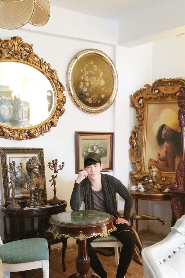 Dịp Tết Mậu Tuất 2018 vừa qua, Nathan Lee đã hé lộ những hình ảnh về ngôi nhà dát vàng của gia đình tại Hà Nội khiến người hâm mộ trầm trồ không ngớt. Ảnh: Khám phá.