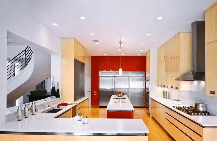  Chọn đèn chiếu sáng không phù hợp. Sự tùy tiện trong việc chọn loại đèn để lắp đặt có thể dễ dàng phá hủy diện mạo của cả căn nhà.