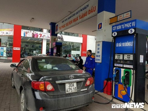 Lượng người tìm đến xăng E5 "chạy thử" sau khi RON 92 bị khai tử ngày càng đông và chưa có bất kỳ khiếu nại gì về chất lượng.