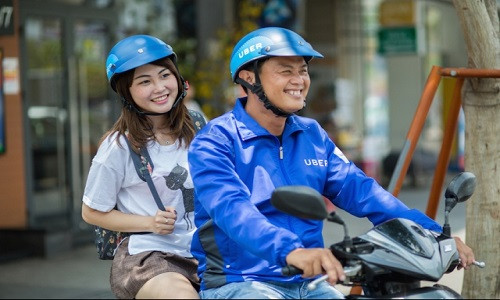 Sau thời gian thử nghiệm tại Thái Lan, tháng 4/2016, Uber chính thức ra mắt dịch vụ xe ôm Uber Moto tại Việt Nam với cước phí 3.700 đồng/km. Ảnh: Uber.