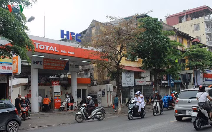 Đa phần các cửa hàng nằm sát đường phố, nằm sát khu dân cư, nhà chung cư cao tầng, khu kinh doanh thương mại.