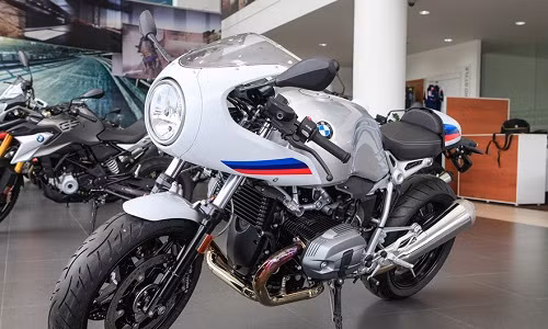Hiện tại, hãng BMW Motorrad có 4 biến thể của dòng R nineT gồm Scrambler, Pure, Racer và Urban G/S. Phong cách thiết kế của R Nine T Racer bắt nguồn cảm hứng từ những chiếc xe thể thao thập niên 70.