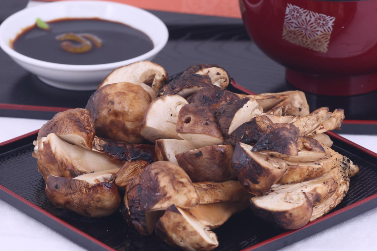 Đây là món ăn quý hiếm tự nhiên 100% được bán với giá 46 triệu đồng/kg. Ảnh: News.