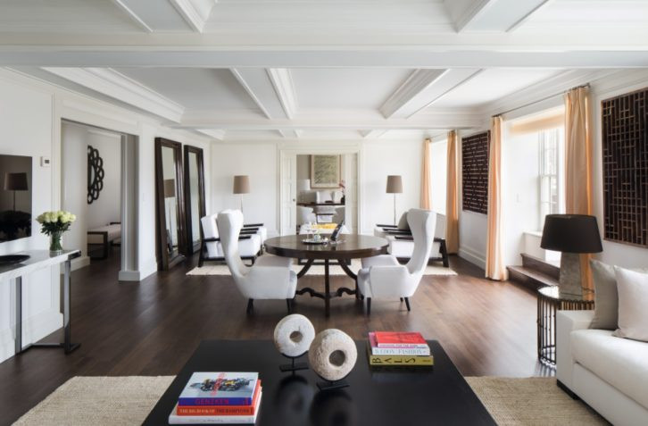 75.000 USD/đêm (khoảng 1,7 tỷ đồng) là giá cho phòng nghỉ Terrace Suite của khách sạn The Mark (New York, Mỹ). Căn hộ có 5 phòng ngủ, diện tích 1.115 m2 giống như một ốc đảo phía trên thành phố. Ảnh: Elite Traveler.