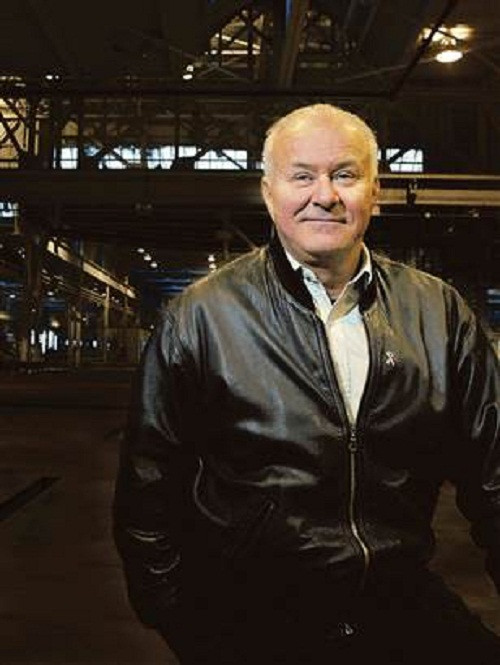 Cách đây 11 năm, giới nhà giàu Mỹ bàng hoàng chứng kiến cái chết của tỷ phú Ken Hendricks, sở hữu tập đoàn ABC Supply Co. chuyên kinh doanh mái nhà. Ảnh: AP.