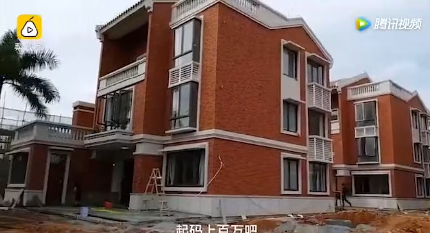 Hưởng ứng lời kêu gọi dân làng xây dựng nông thôn mới, đại gia họ Trần quyết định chi 288 tỷ đồng để người dân có ngôi nhà đàng hoàng hơn.