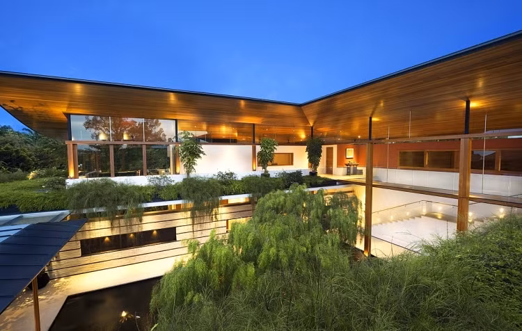 Điểm ấn tượng nhất là khu vườn trên mái.