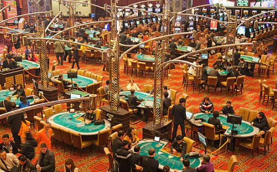 Năm 2006, lần đầu tiên Macau vượt qua thủ đô cờ bạc thế giới là Las Vegas (Hoa Kỳ) để trở thành trung tâm cờ bạc có doanh thu lớn nhất thế giới. Ảnh: Eastasy.