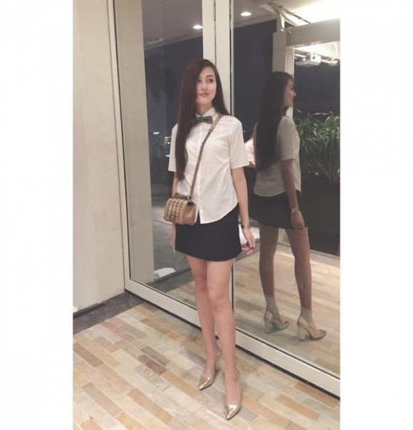 Hà Lade chắc chắn cũng phải bỏ ra số tiền không hề nhỏ để tậu chiếc túi Chanel Boy mini