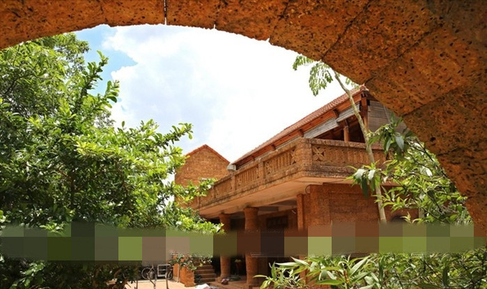 Một ngôi nhà xây dựng bằng đá ong tạo nên một sự độc đáo trong kiến trúc. Ảnh: Baoanhvietnam.