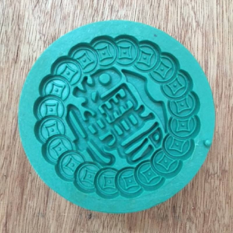 Khuôn hoa văn đồng tiền tinh tế. Ảnh: FB Thegioikhuonbanhtrungthu.