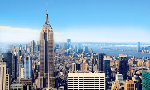 Là một trong những công trình kiến trúc độc đáo trên thế giới, tòa nhà Empire State Building biểu tượng cho sức mạng tài chính và sức sống của cả thành phố New York. Ảnh: Youtube.