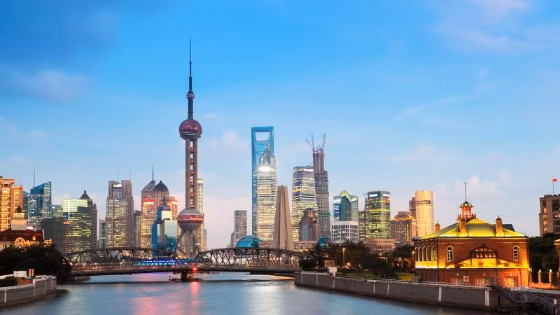 Với 2 nghìn tỷ USD, thành phố Thượng Hải trung tâm kinh tế của đất nước tỷ dân xếp ngay sau Bắc Kinh. Ảnh: Unesco.