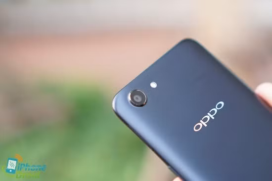 Tương tự như dòng sản phẩm F5 cao cấp hơn, camera của Oppo A83 cũng được tích hợp công nghệ làm đẹp A.I Beauty Recognition với khả năng nhận diện hơn 200 điểm trên khuôn mặt chủ thể, từ đó giúp tạo nên tấm ảnh selfie đẹp tự nhiên và ưng ý nhất.