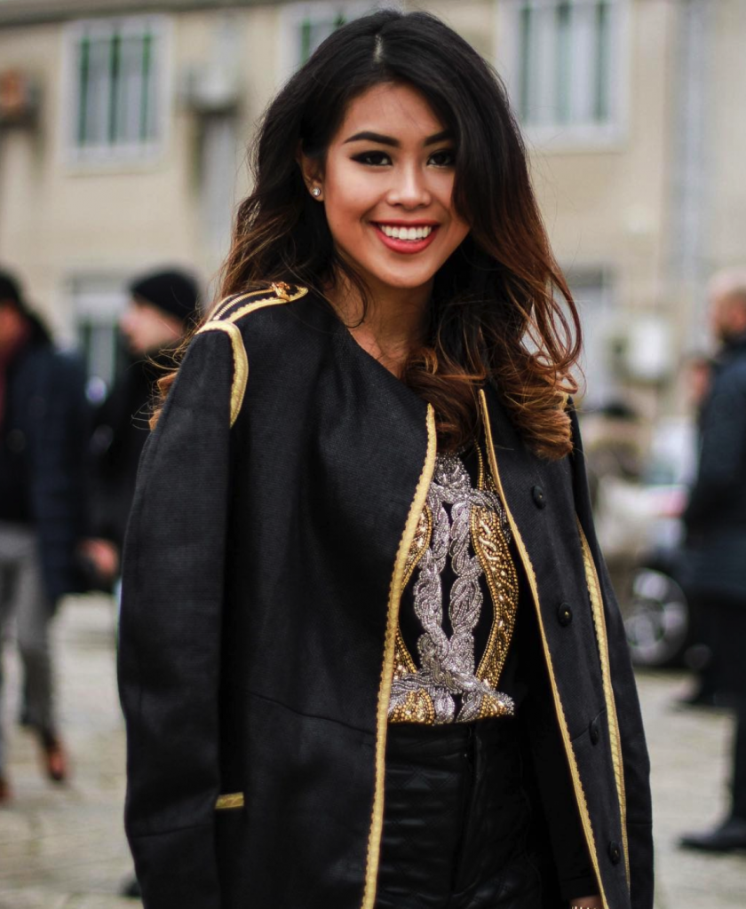 Nhiều người không khỏi “thèm thuồng” trước cuộc sống sang chảnh, du lịch khắp nơi trên thế giới của tiểu thư được chú ý nhất Việt Nam. Ảnh: Pose.