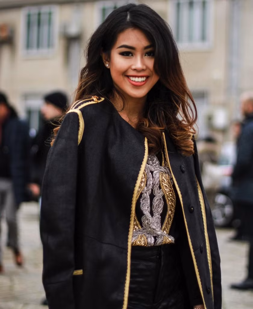 Nhiều người không khỏi “thèm thuồng” trước cuộc sống sang chảnh, du lịch khắp nơi trên thế giới của tiểu thư được chú ý nhất Việt Nam. Ảnh: Pose.