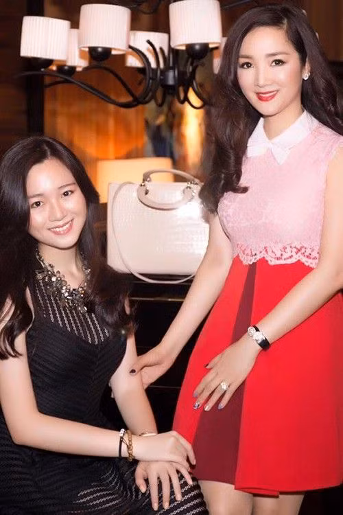 Nàng tiểu thư Anh Sa gây xôn xao dư luận bởi nhan sắc "nghiêng thành đổ nước" cùng gia thế khủng. Ảnh: Pose.