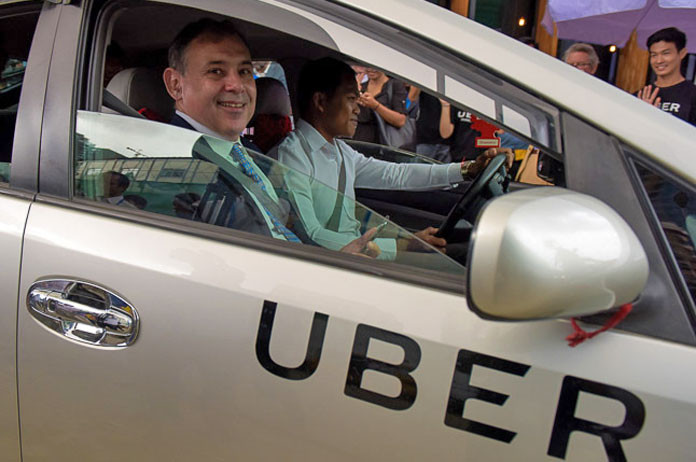 Uber chính thức hoạt động tại Campuchia ngày 28/9 sau ba tháng hoạt động thử nghiệm. Việc Uber gia nhập vào thị trường Campuchia làm nóng cuộc cạnh tranh trên thị trường gọi xe qua di động ở nước này. Ảnh: B2b Cambodia.